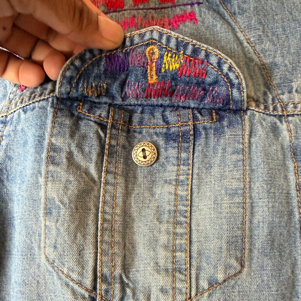 Chico’s Embroidered Denim Jacket Colorful Southwestern Stitch Size 2 - Picture 7 of 10